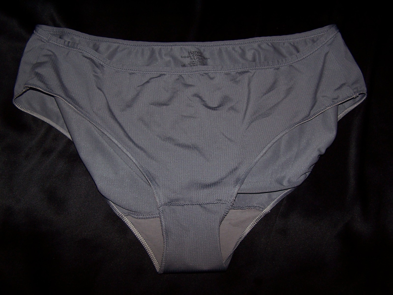 Hanes Cool Comfort Gray Bikini Panties, Microfiber – Size 7/L