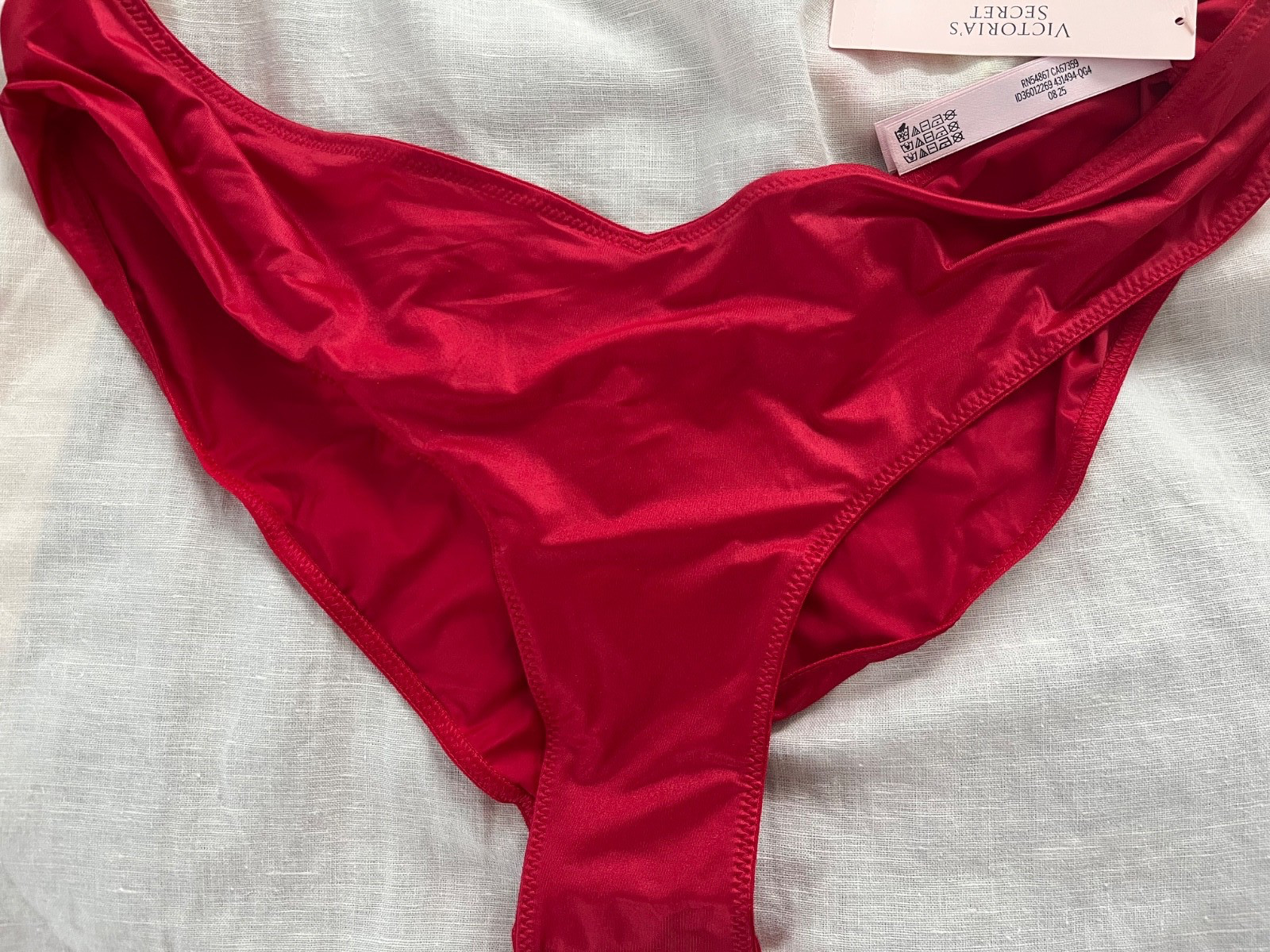 Victoria’s Secret L Cheeky Red High Leg with Large Bow