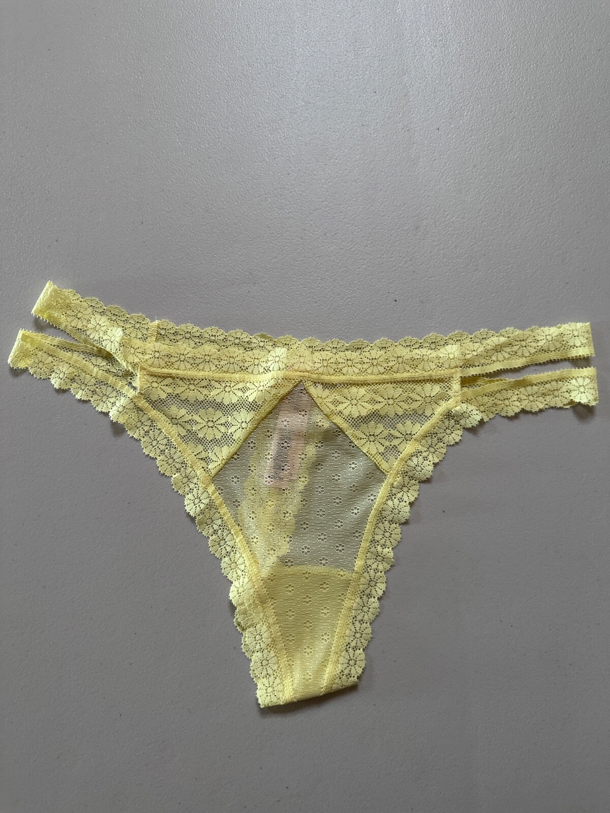 New Victoria’s Secret Thong Medium Yellow Strap Lacey Flower Panties / String