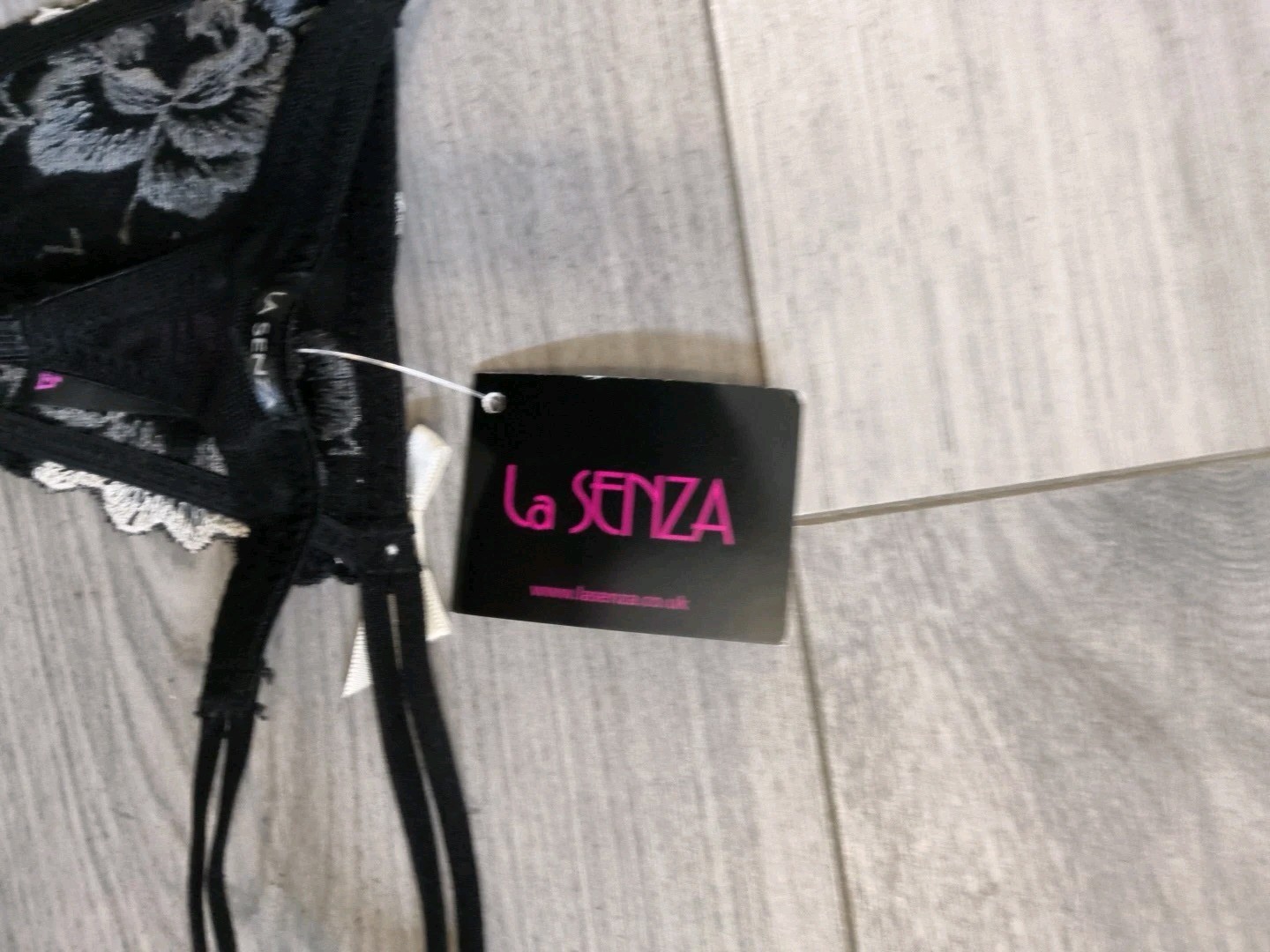 BNWT Vintage La Senza Black & Ivory Embroidered Bandeau Thong Size 8