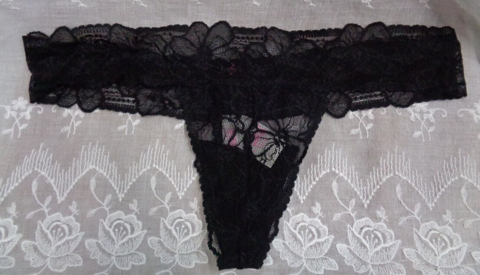 Vtg Women’s PINK VICTORIA’S SECRET Panties Extra Low Rise Thong BLACK LACE / L