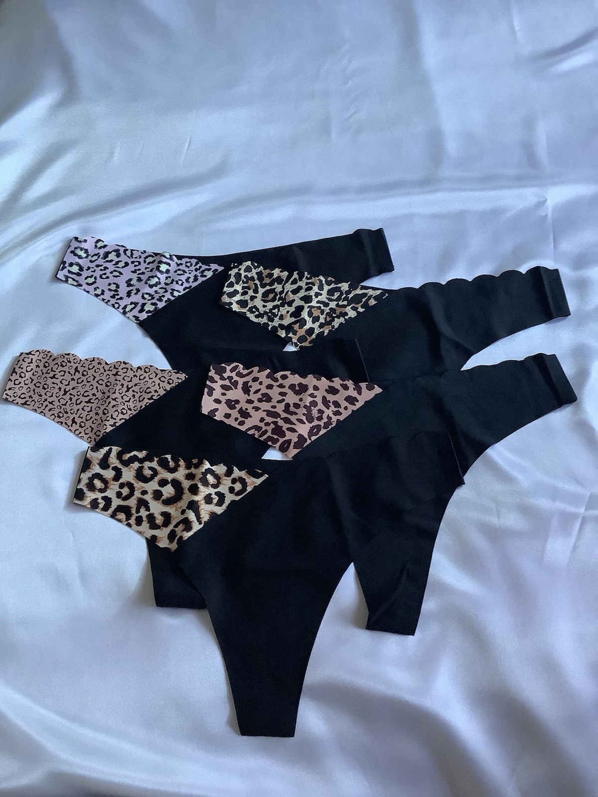 NWT Women’s Thong Panties Leopard Print Black Seamless High Rise Large 5 Pack