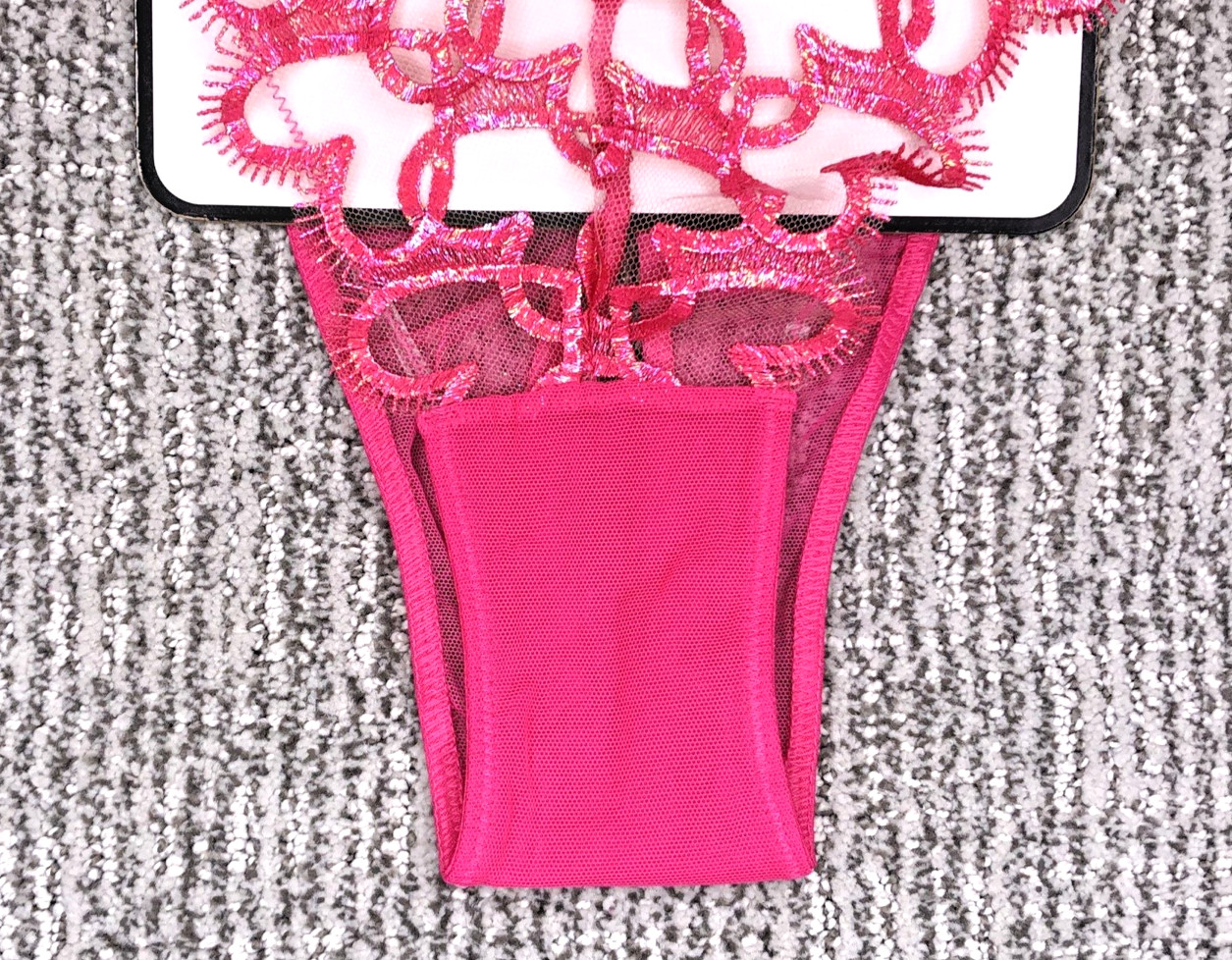 Victoria’s Secret NWT Medium Pink Open Back Brazilian Cheeky Panty Hearts Mesh