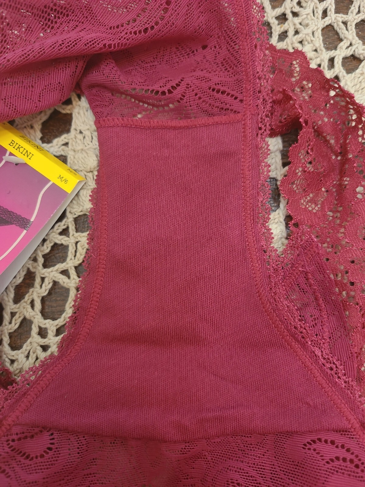 MAIDENFORM Luxurious SeXy Slinky Stretch Lace Red V Waist Bikini Panty 6/M ~NWT