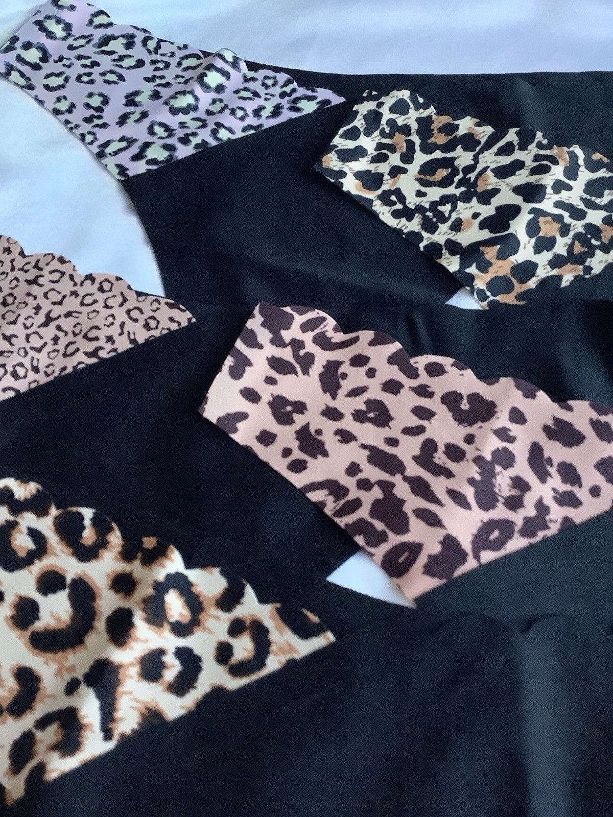 NWT Women’s Thong Panties Leopard Print Black Seamless High Rise Large 5 Pack