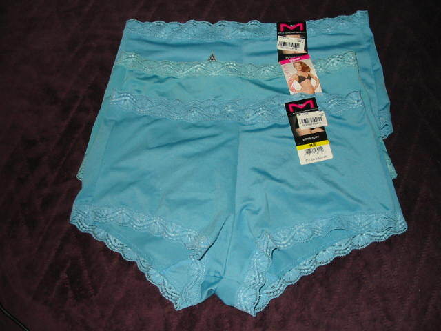 NWT**MAIDENFORM**3 PAIR LADIES BOYSHORT PANTIES***6/MED***ROBINS EGG BLUE**LACE