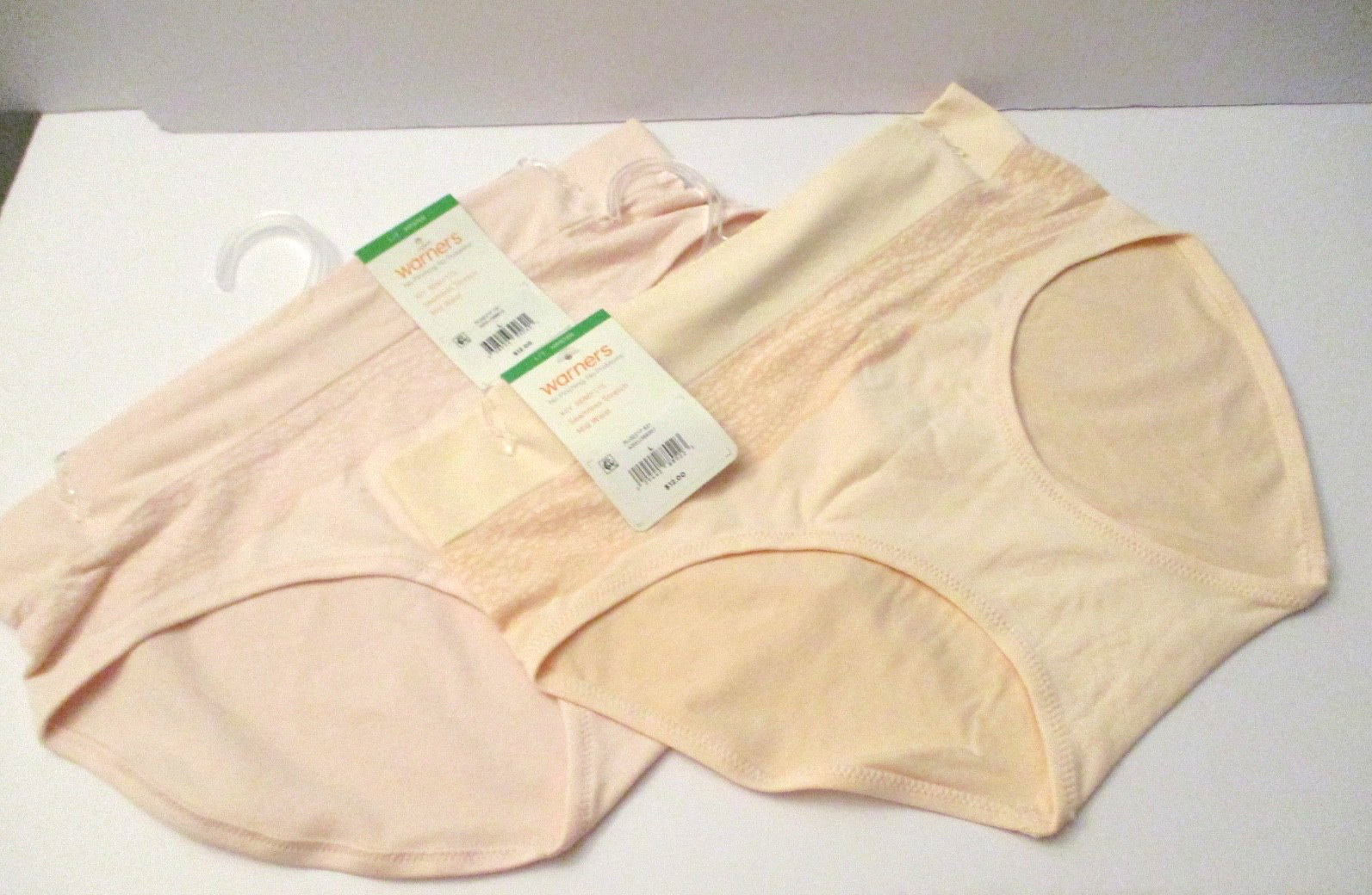 Warners hipster seamless stretch panties 2 pair size 7/L