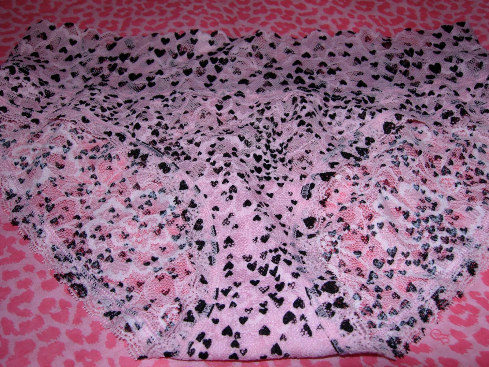 Victoria’s Secret Sexy Hiphugger Panties Classic Pink Lace Waist Small Hearts