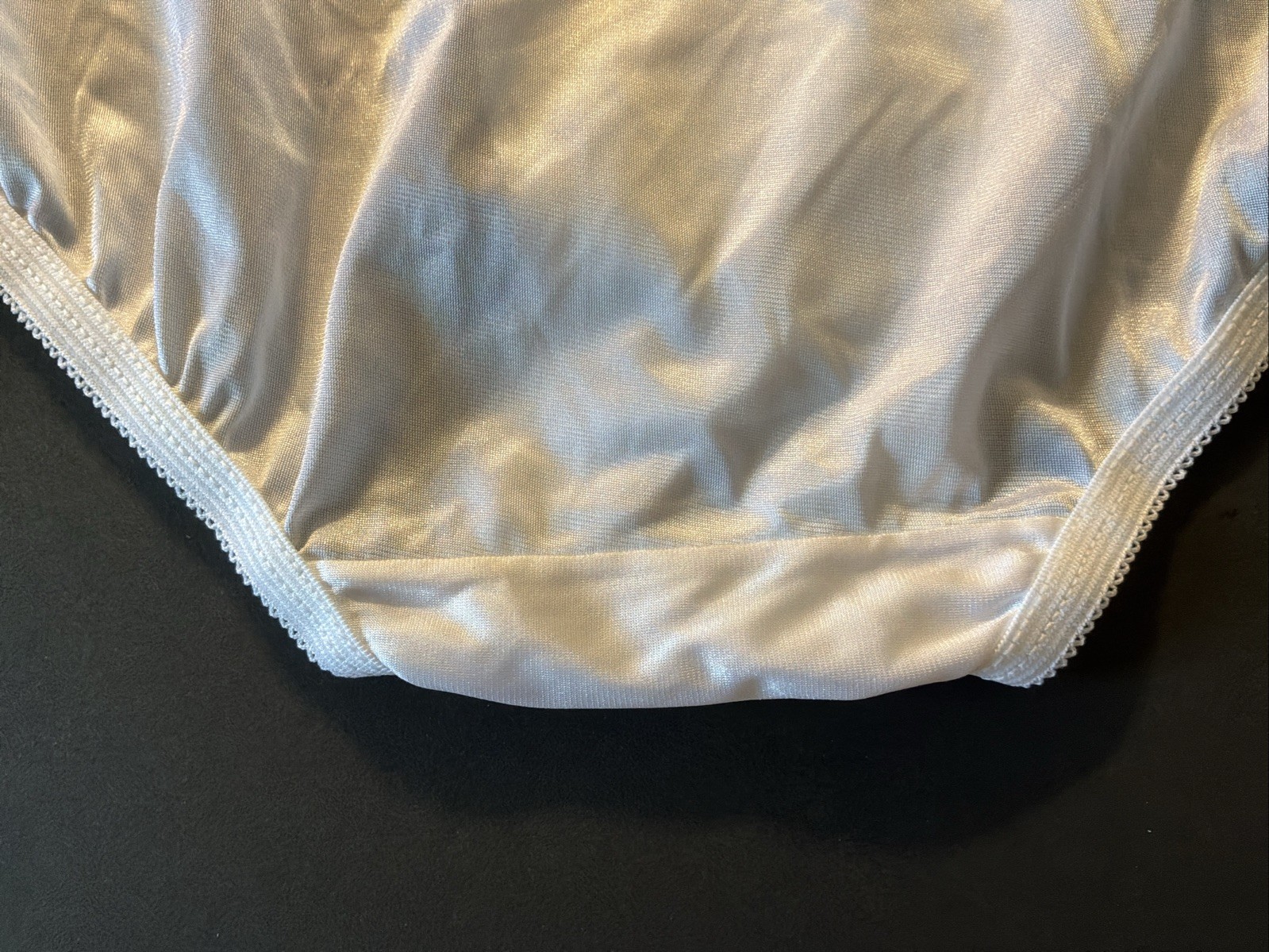 Vanity Fair Nylon Brief Panty White Size 8/XL Perfectly Yours 15711 1 Pair NEW