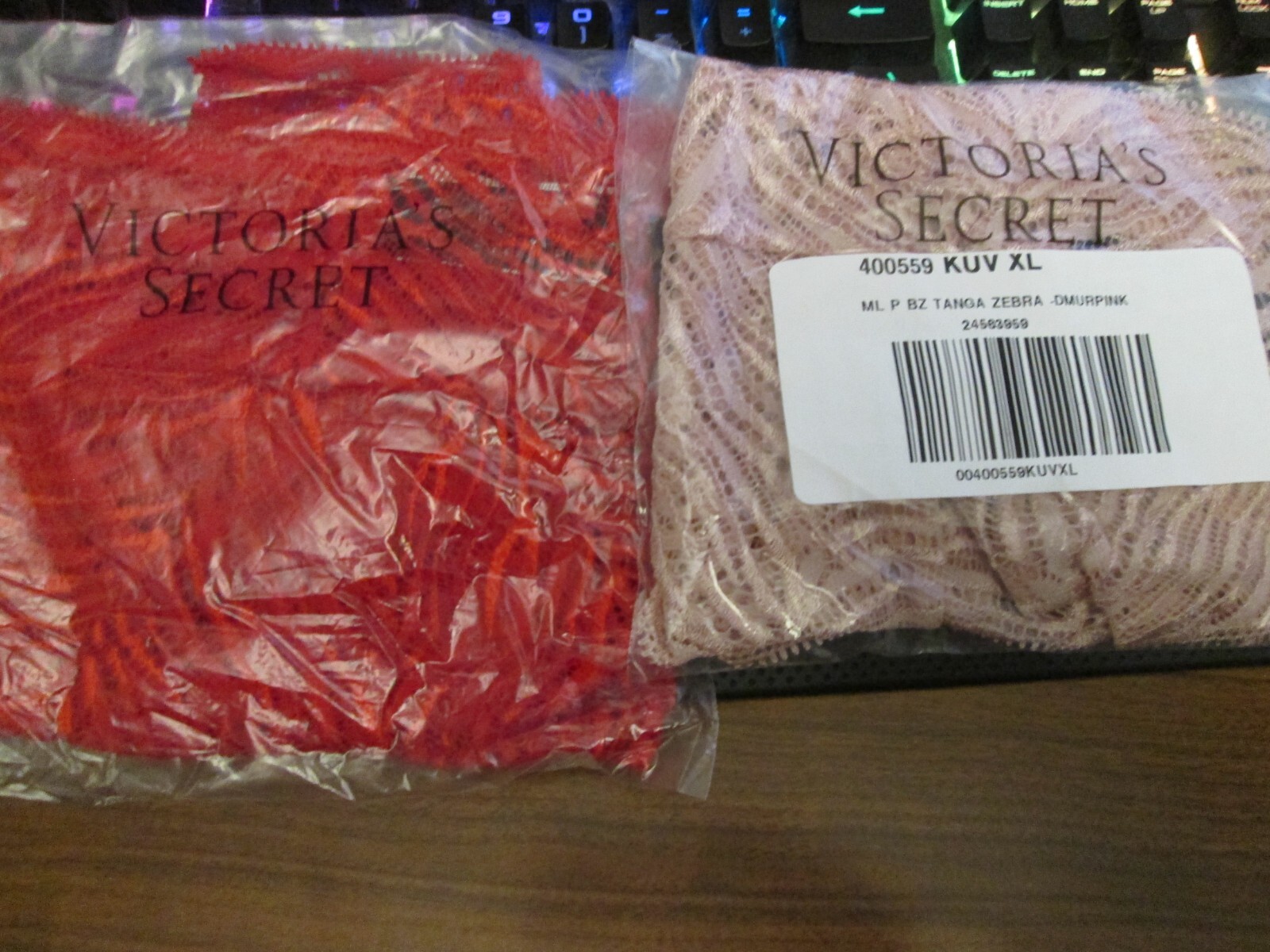 New w/tags 💘Victoria’s Secret💘2 Red & Pink Lace Cheekies 💘Size XL💘💗