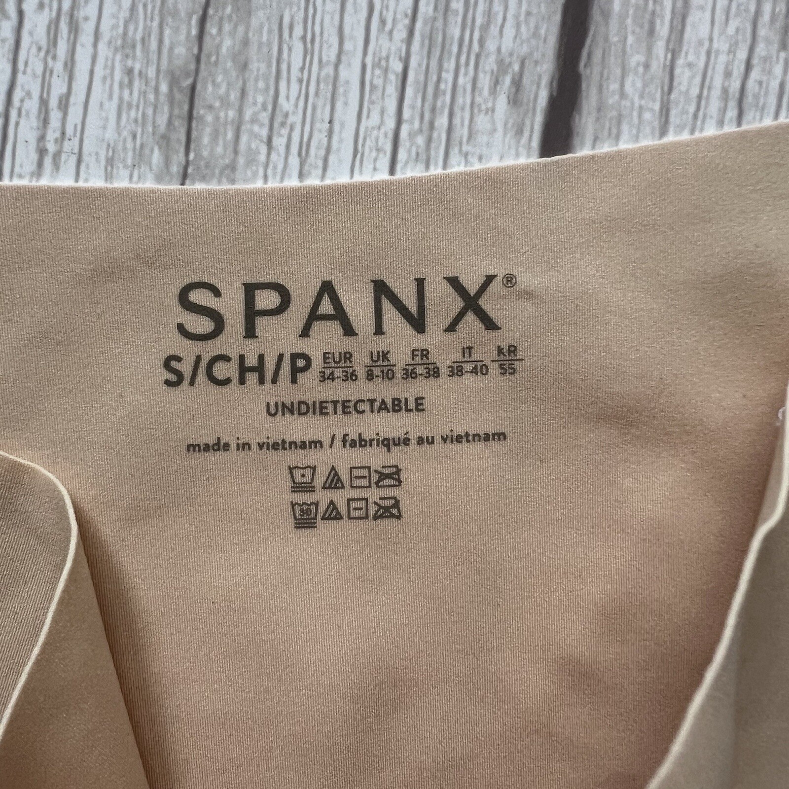 SPANX Women’s Undie-tectable Thong SP0115 Size S