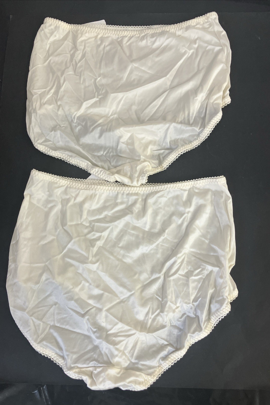 Vanity Fair Panty Women’s 3XL Satin 2 Pair Glow Silky Granny Brief Ivory New VF