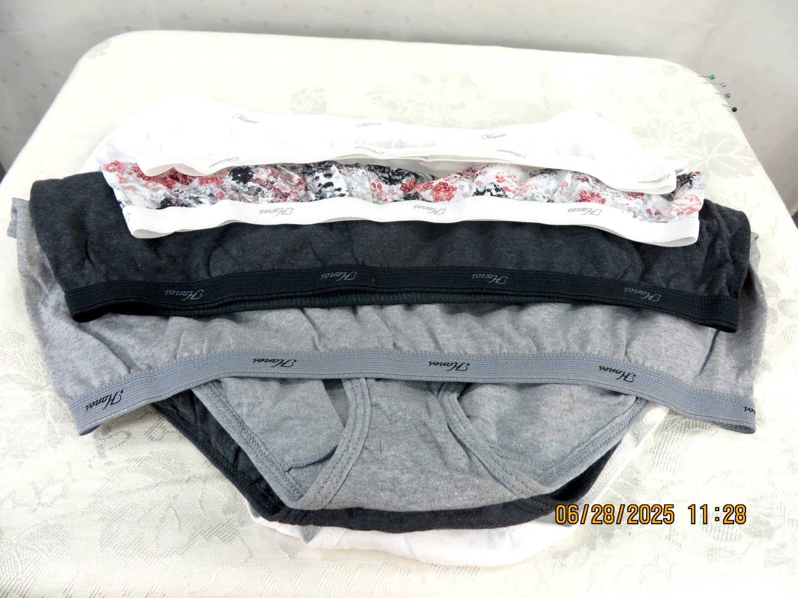 HANES SZ 10 NWOT 100% Cotton Set of 5 PCS Thin Lightweight Panties Underwear
