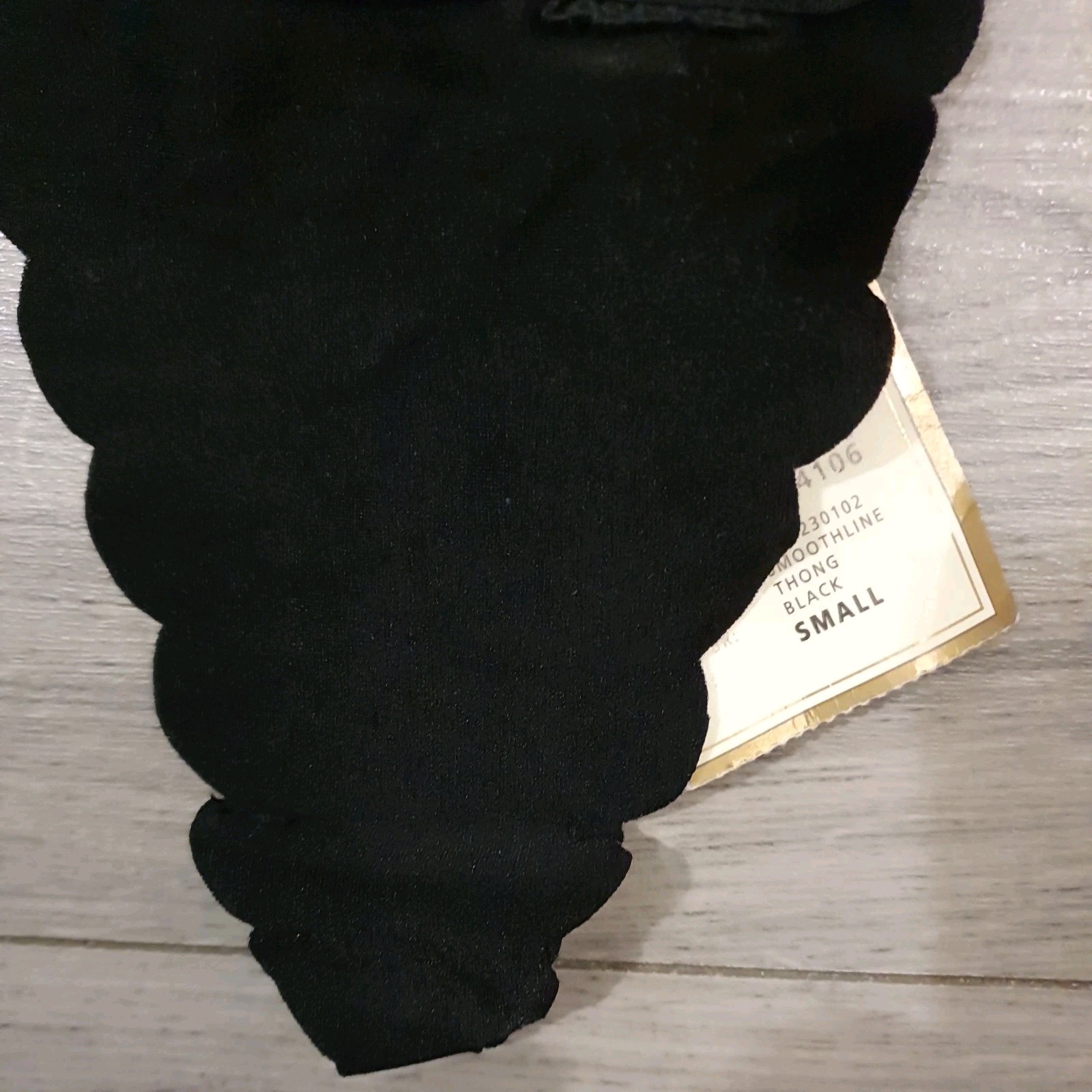 BNWT Vintage La Senza Black Smooth Line Thong Panties Size Small