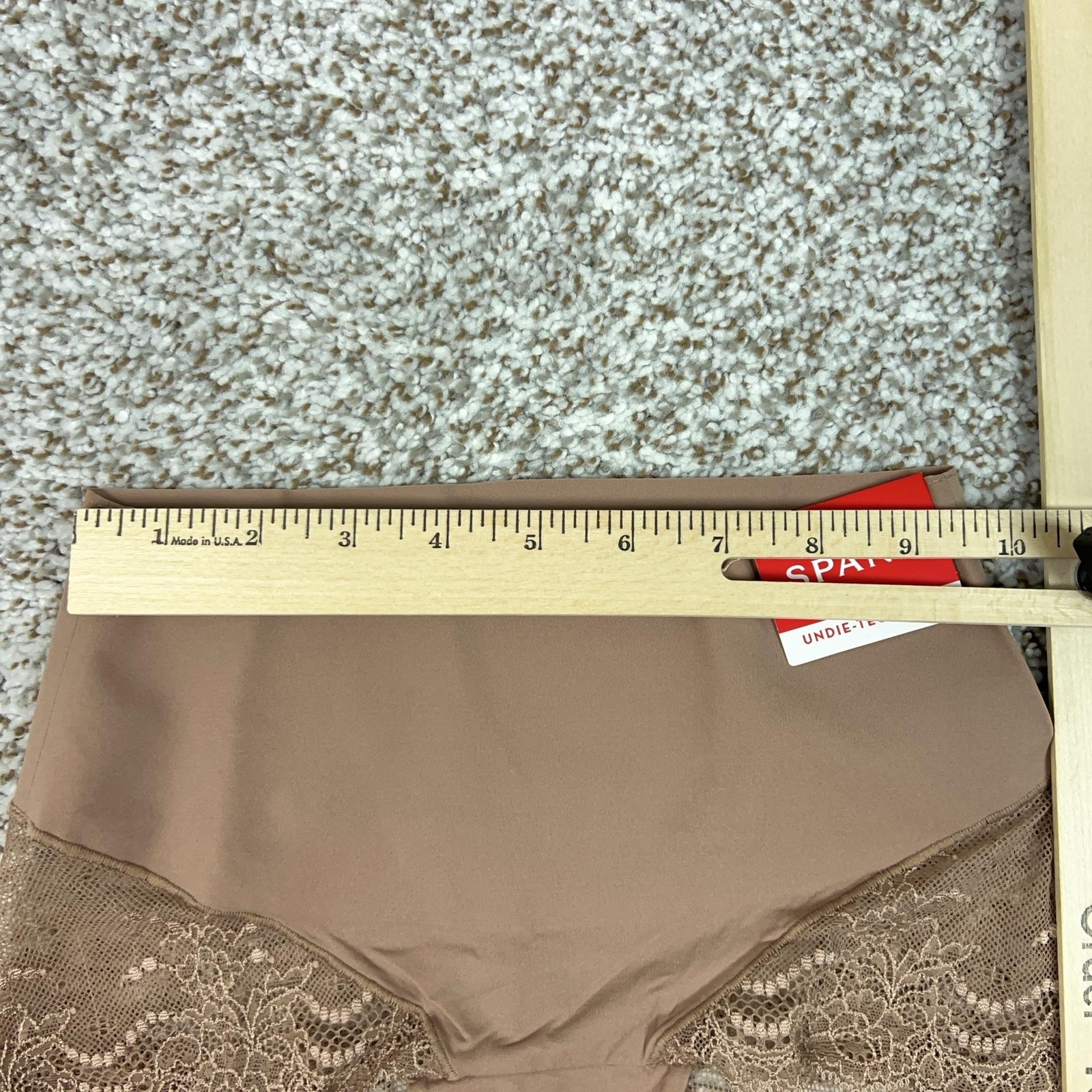 Spanx Panties Womens Small Beige Lace Hi Hipster Undie-tectable Shapewear Smooth