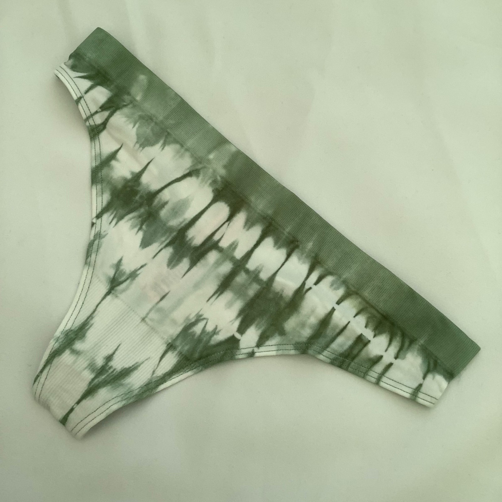 Victoria’s Secret Khaki White Tie Dye Marble Smooth Thong Panties – Size XS New