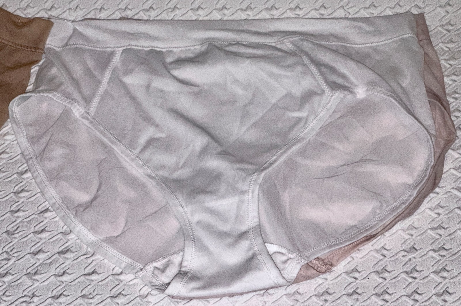 BALI One Smooth U Second Skin White Nude Sandshell Hi Cut Panty Womens S 5 2XL 9