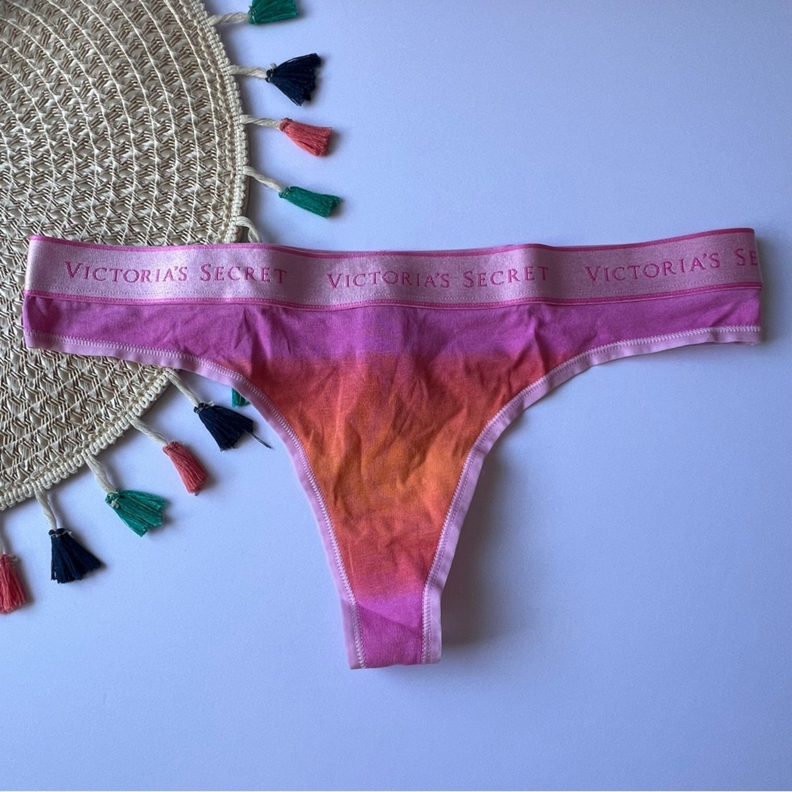 Victoria’s Secret Logo Cotton Thong Panty Pink Ombre M NEW