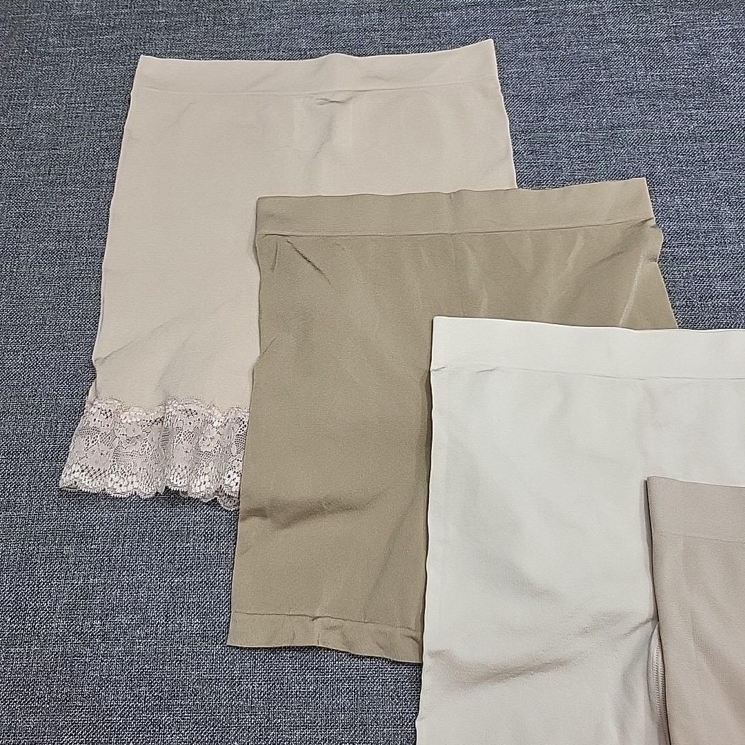 Women’s Size Small Set of 4 Seamless Under Dress Boxer Briefs Panties