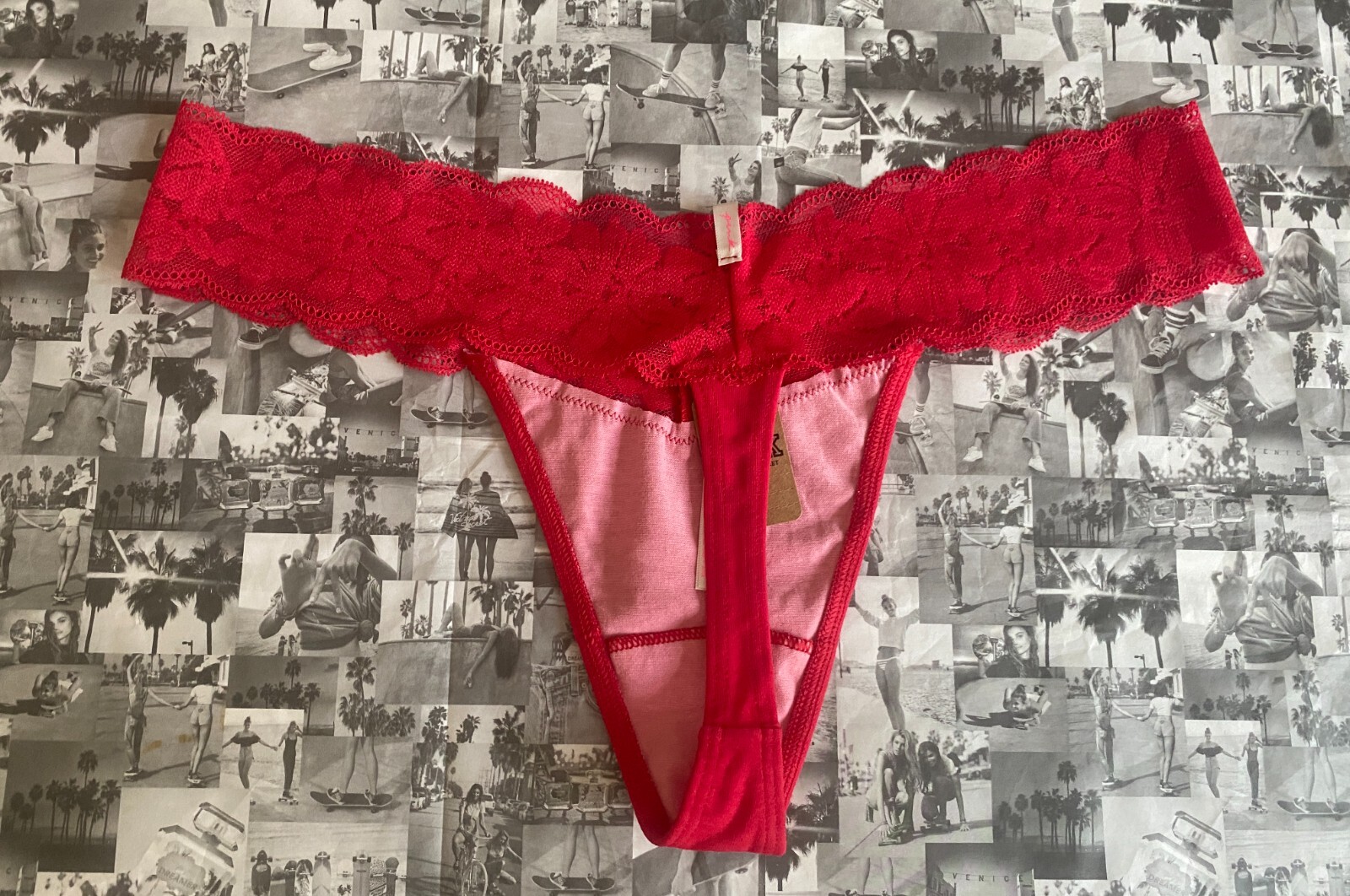 New with tags Victoria’s Secret Cotton Floral Lace-waist Thong Panty Red Fury XL