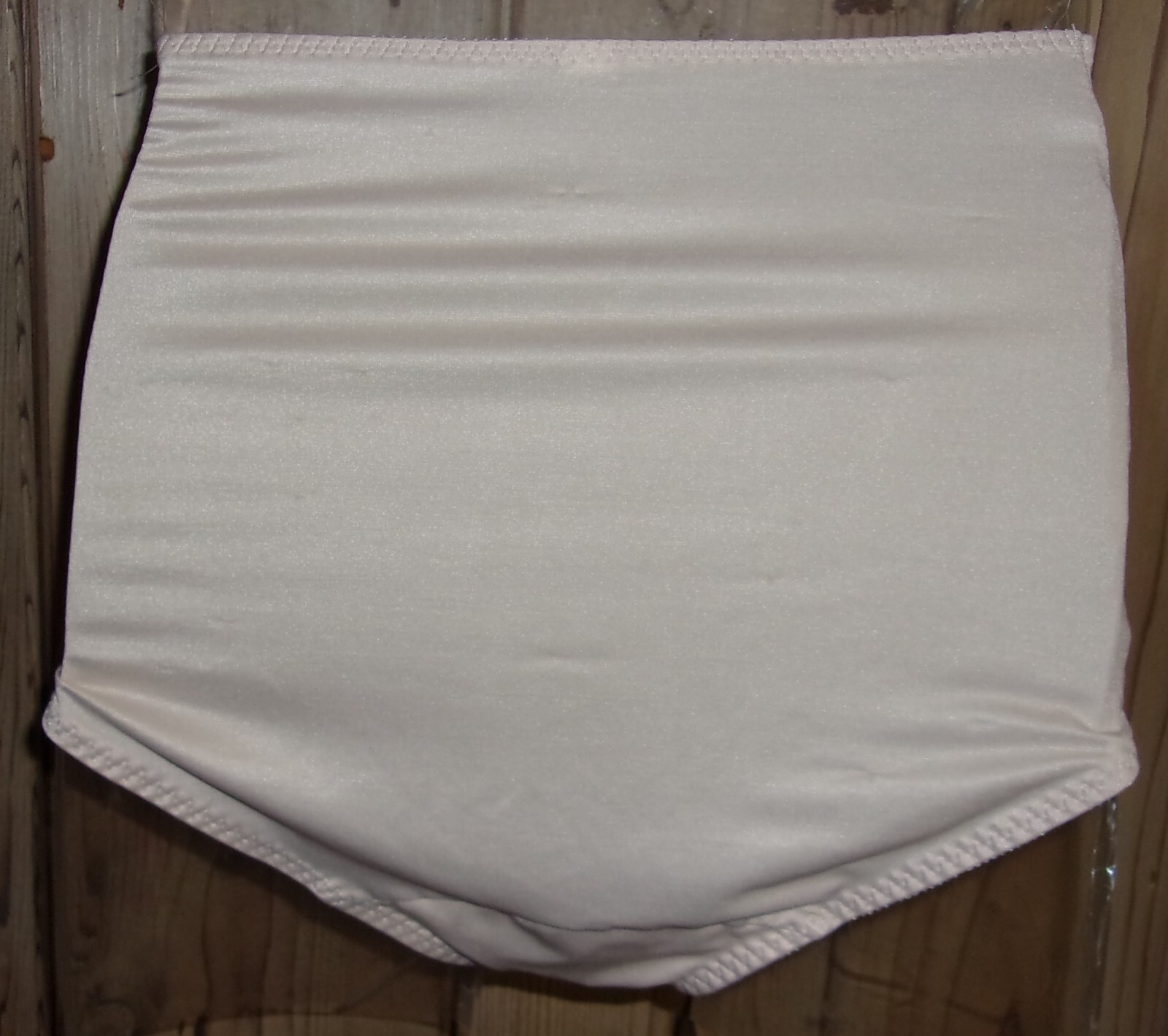 BALI Light Control Shaping Brief Panty DFX372 NUDE Size: Medium (6) NWT $31
