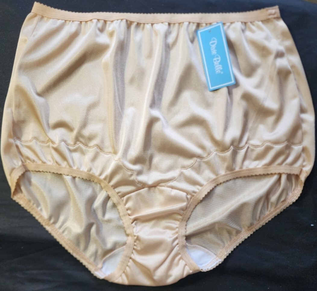 3 Pair Dixie Belle Nude / Beige Nylon Size 15 Scalloped Leg Panty Style 719