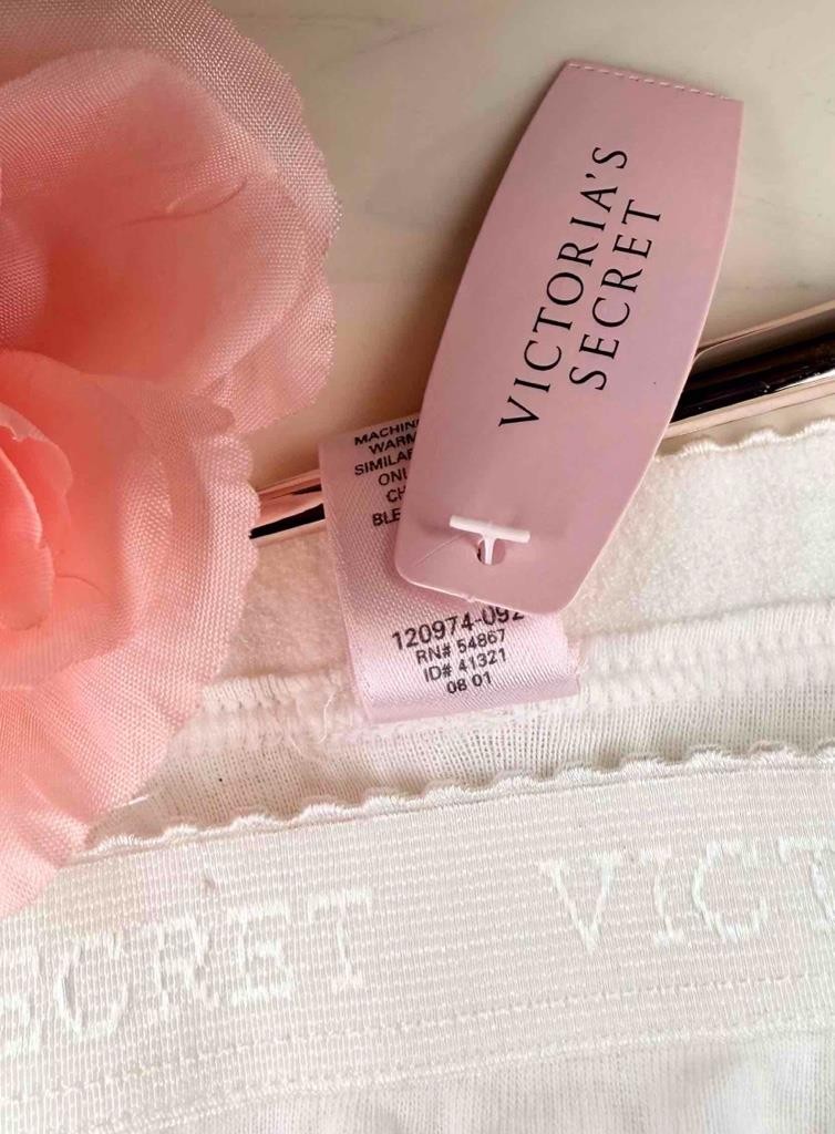 NWT Vintage VICTORIA’S SECRET 2001 Signature Band White Thong Panty Cotton sz M