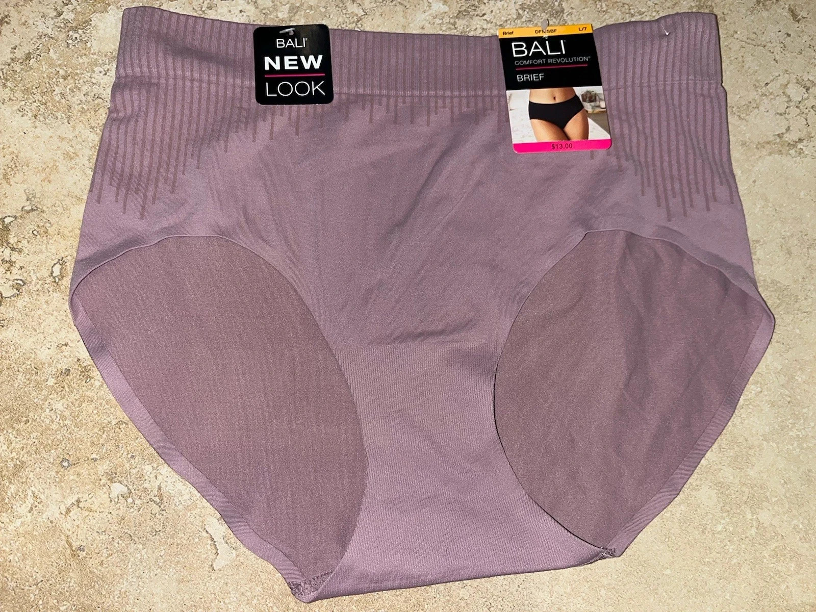 NWT Bali Comfort Revolution Modern Seamless Brief Panty xl 8 DFMSBF