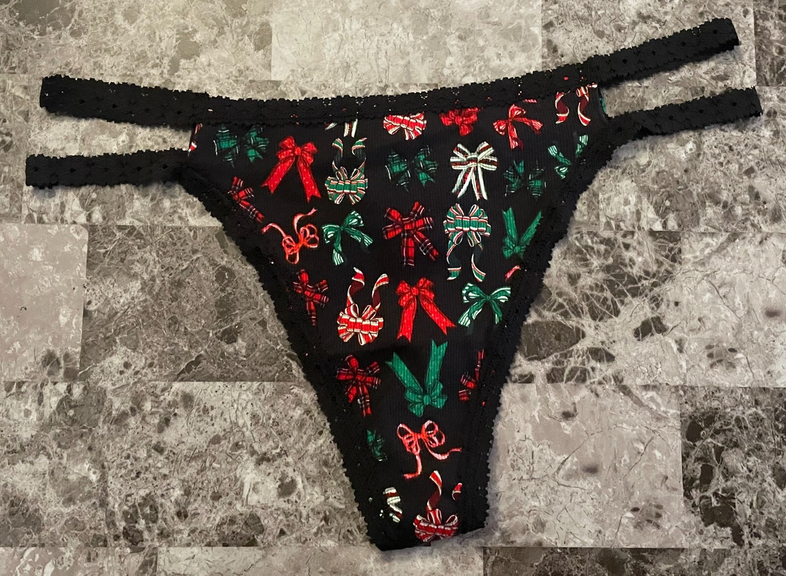VICTORIA’S SECRET PINK L HOLIDAY BOW RIB KNIT LACE DOUBLE STRAPPY THONG PANTIES