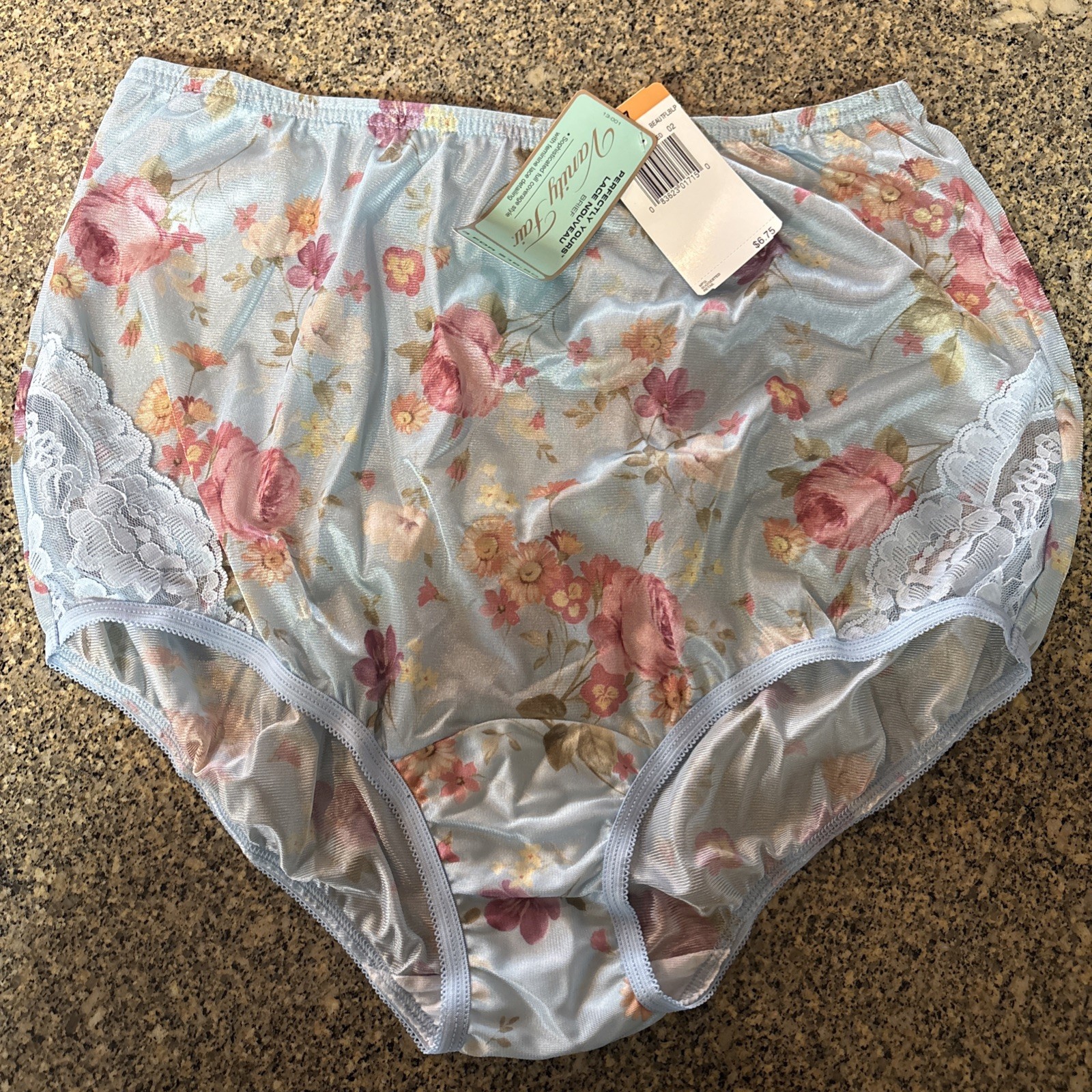 Vanity Fair Perfectly Yours Lace Nouveau Full Coverage Brief Floral NWT 7/44 L