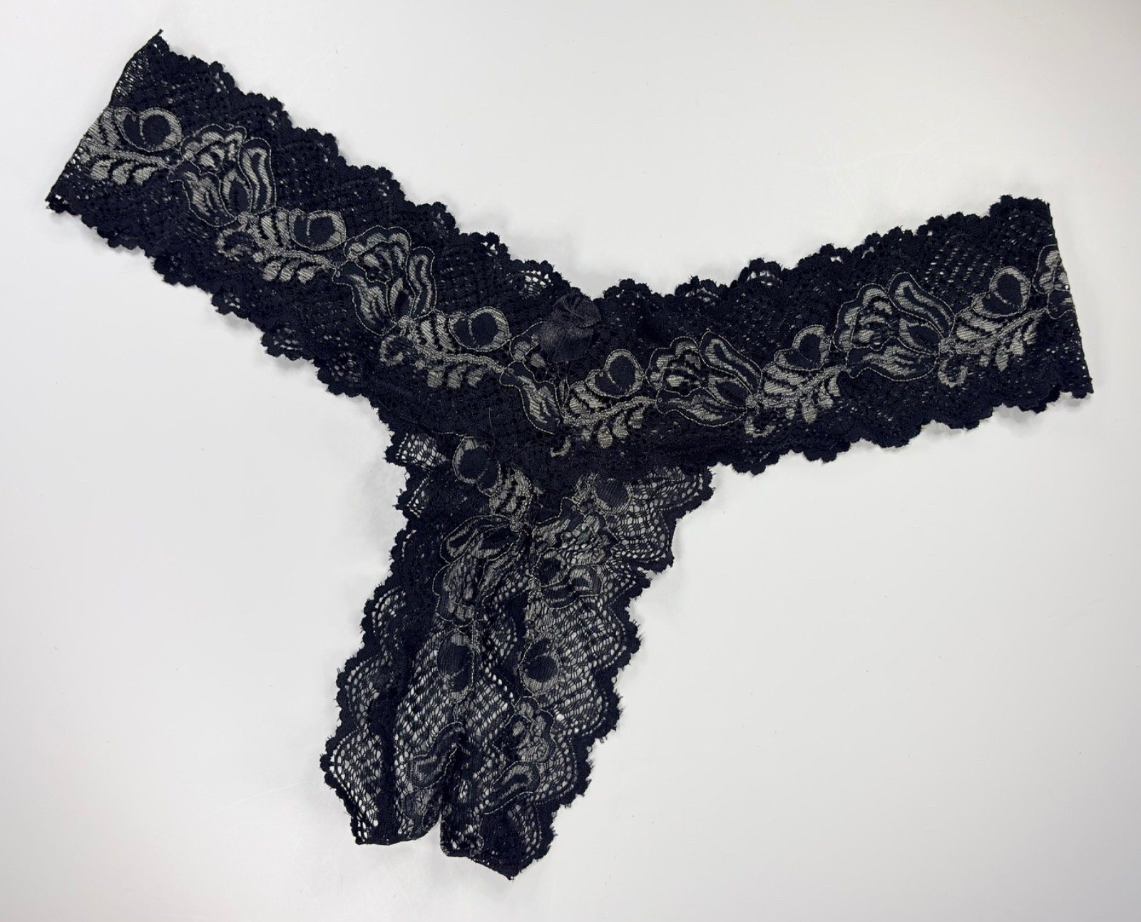 NIB Blk. Lace Women’s M/L Thong Panties Underwear~Crotchless, Stretch, Soft Lace