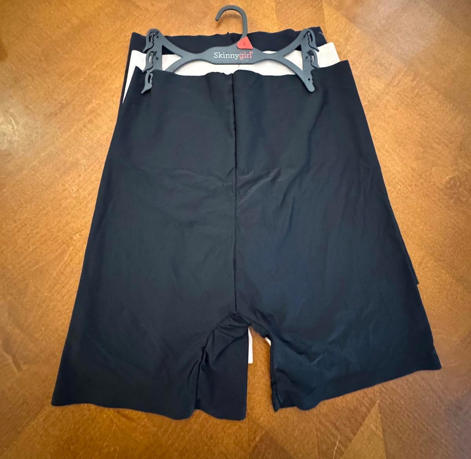Skinnygirl Black Shaping Shorts with Beige Trim