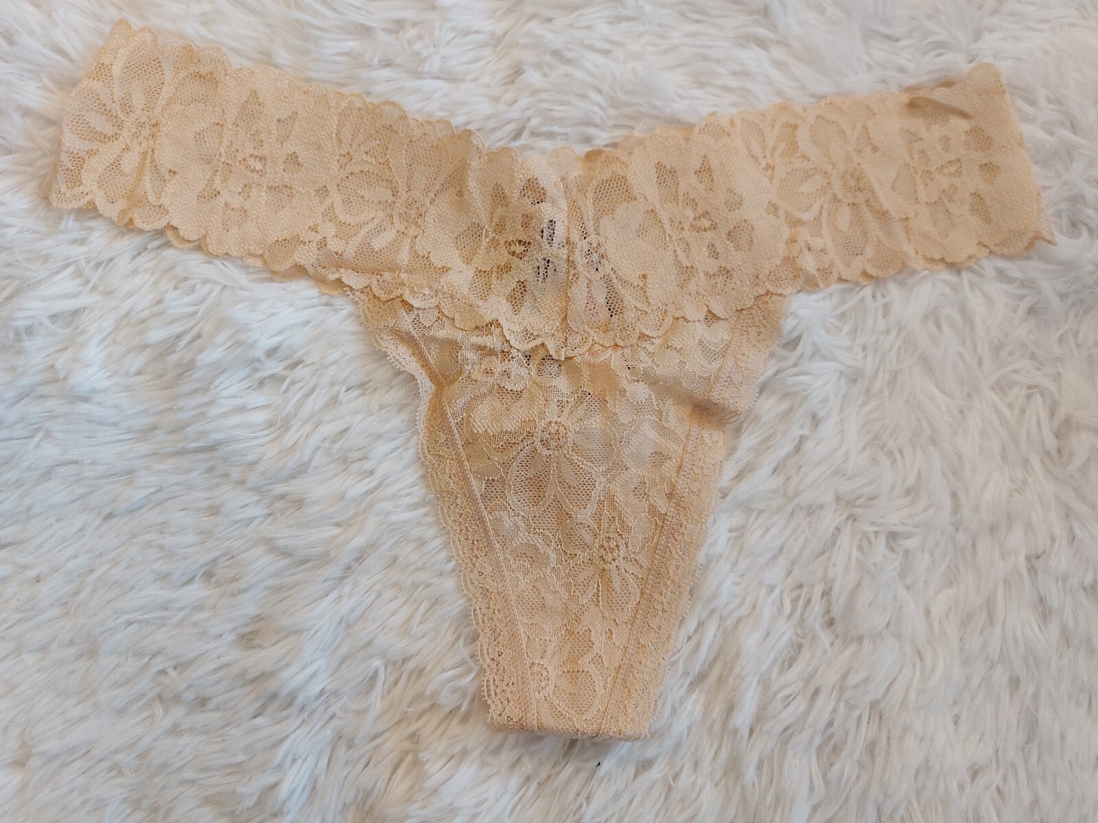 NWT VICTORIA’S SECRET The Lacie Posey Thong Panty Size Small (91)
