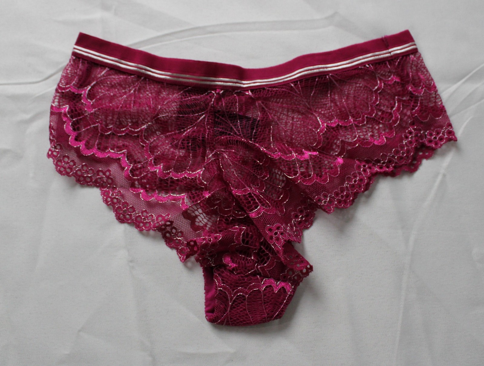 Frederick’s Of Hollywood Women’s Caroline Lace Panties JT8 Fuchsia Medium NWT