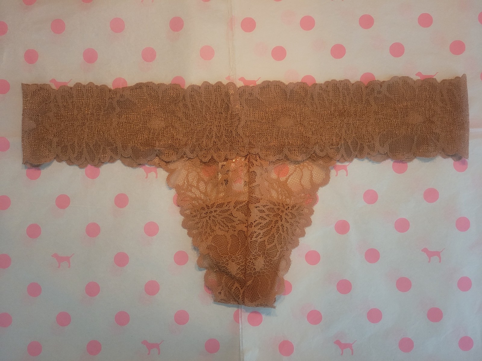 NWT Victoria’s Secret PINK ALL Over Lace Thong Panty – Bronzed Buff – M