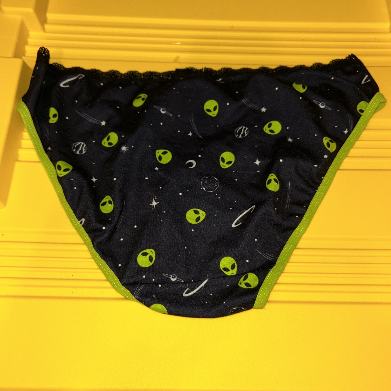 Bioworld Alien Panties Sz Medium