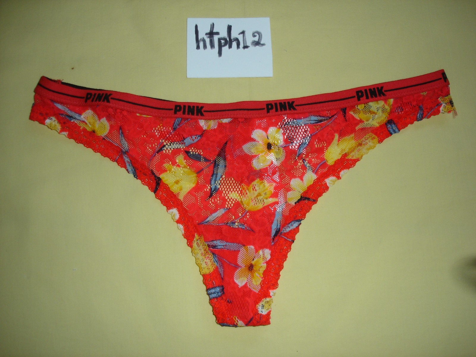 NWT Victoria’s Secret Pink Soft Laces Flowers Thong M Panties Red Rare New