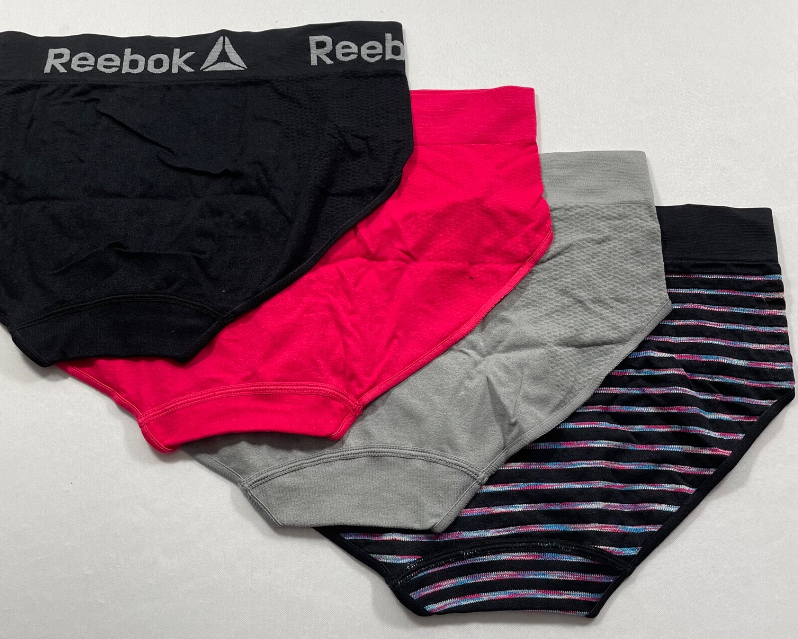 REEBOK SEAMLESS PERFORMANCE TRAINING HIPSTERS 4-PACK