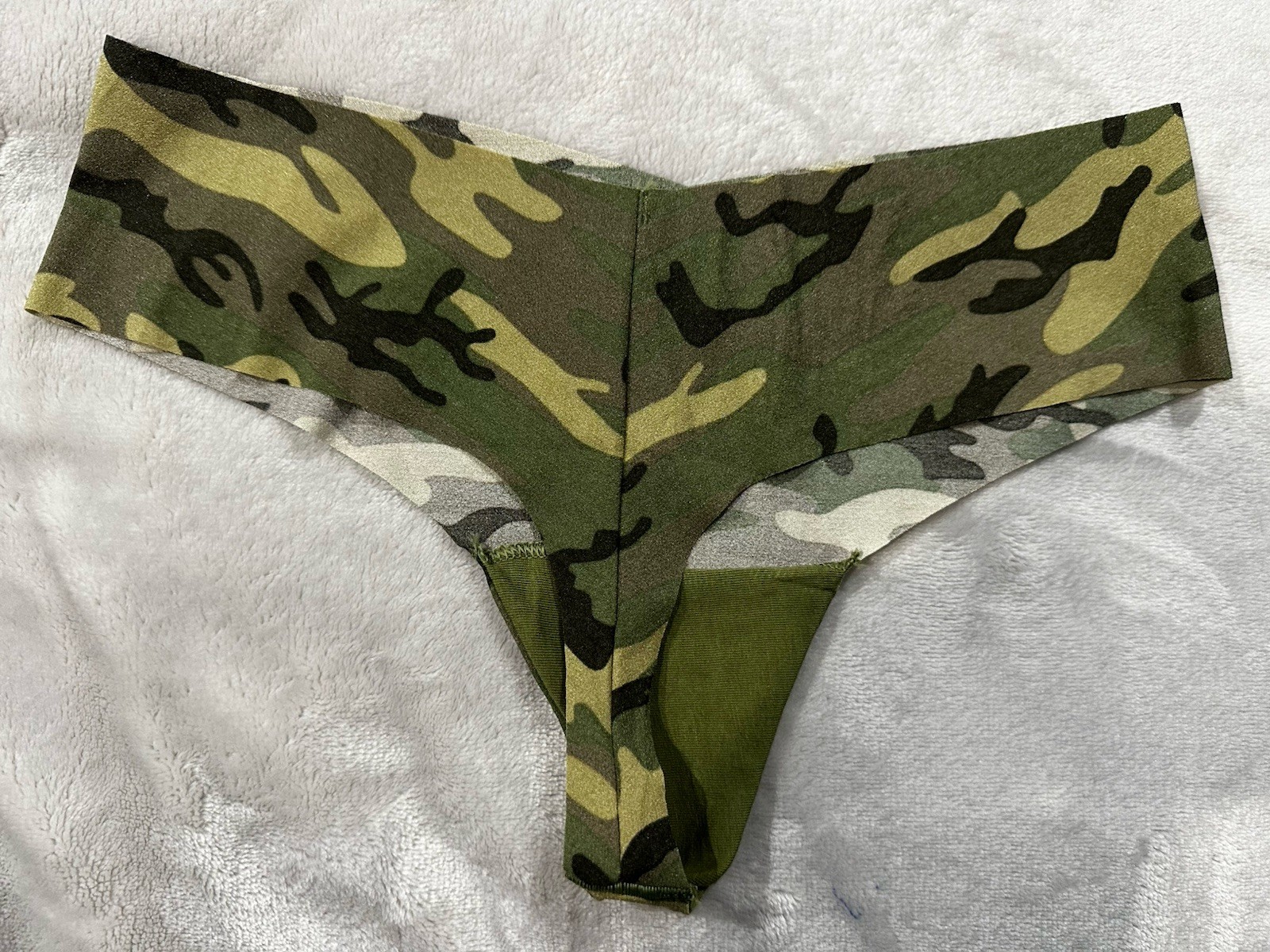 VICTORIA’S SECRET PINK 💕No Show Thong Panty VS Camouflage Green Camo LARGE💕🎉