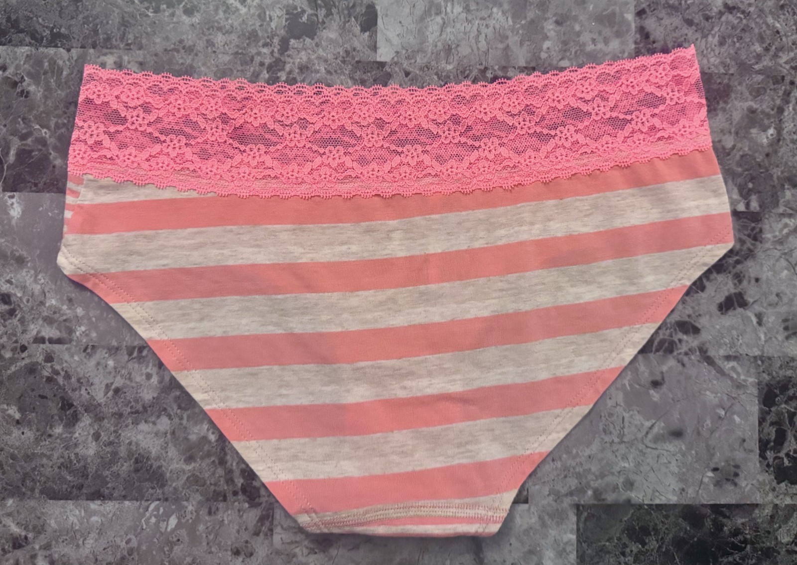NWOT VICTORIA’S SECRET MEDIUM GRAY CORAL STRIPE LACE RARE HIPHUGGER PANTIES
