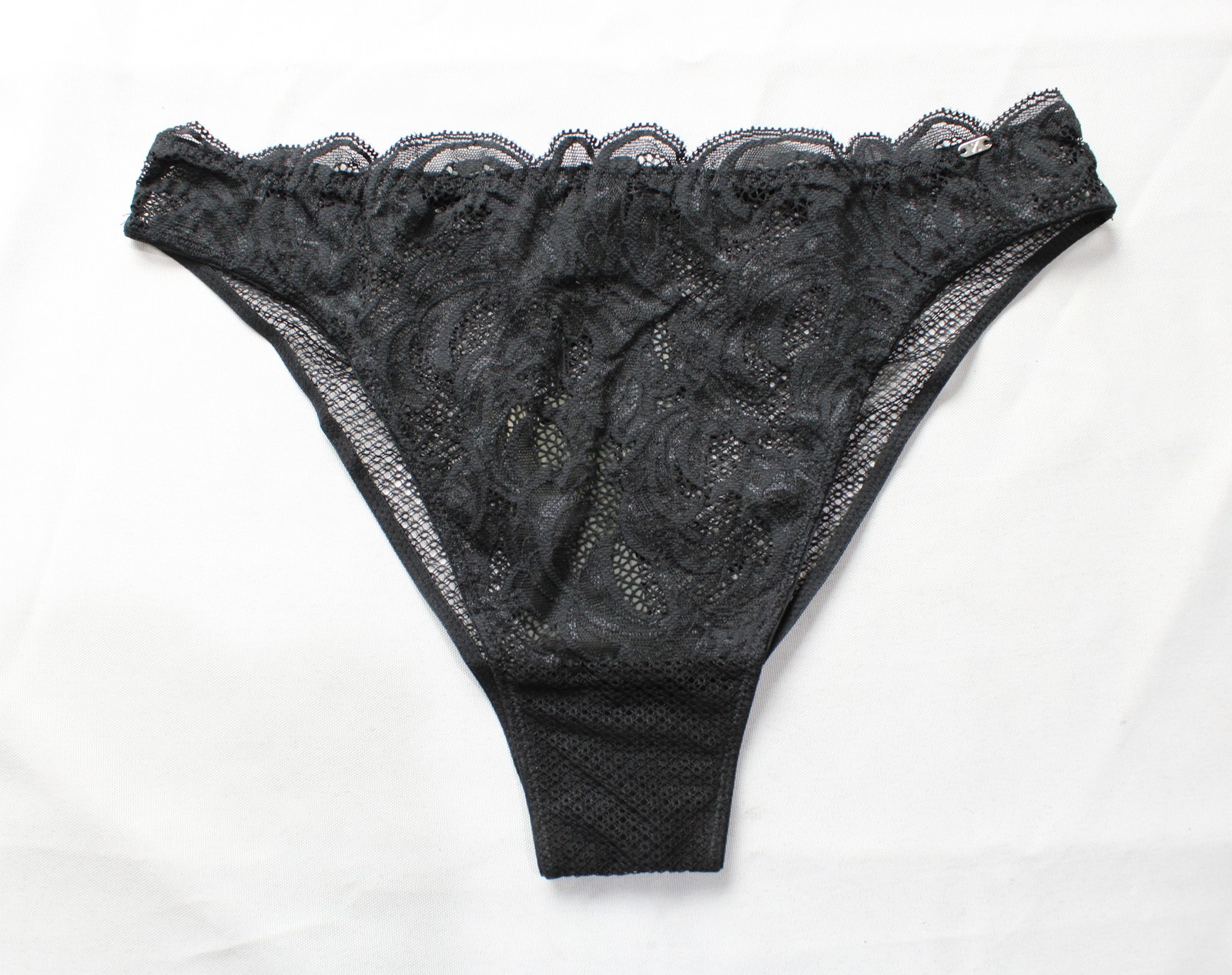 Savage X Fenty Women’s Classic Lace Flow Bikini Panty AC2 Black Caviar Small NWT
