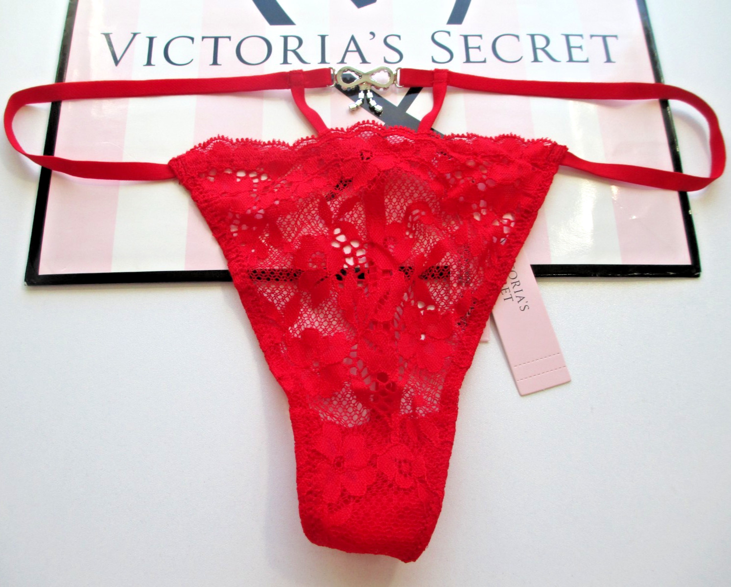 VICTORIA’S SECRET DREAM ANGELS V-String Thong Panty M L Red NWT Hardware Shine