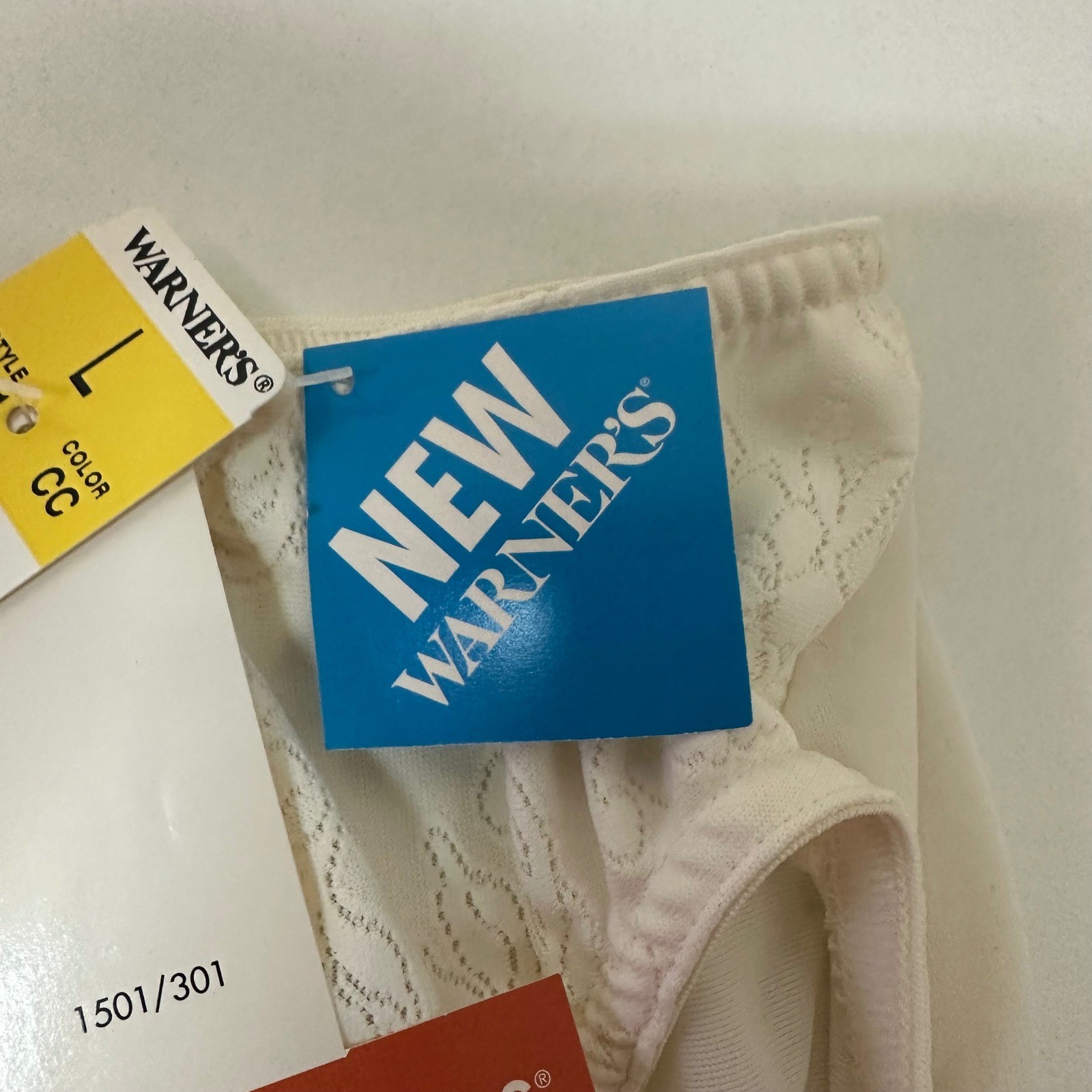 Warners Pure Pleasures Vintage High Cut Brief Panties Floral Jacquard Cream L