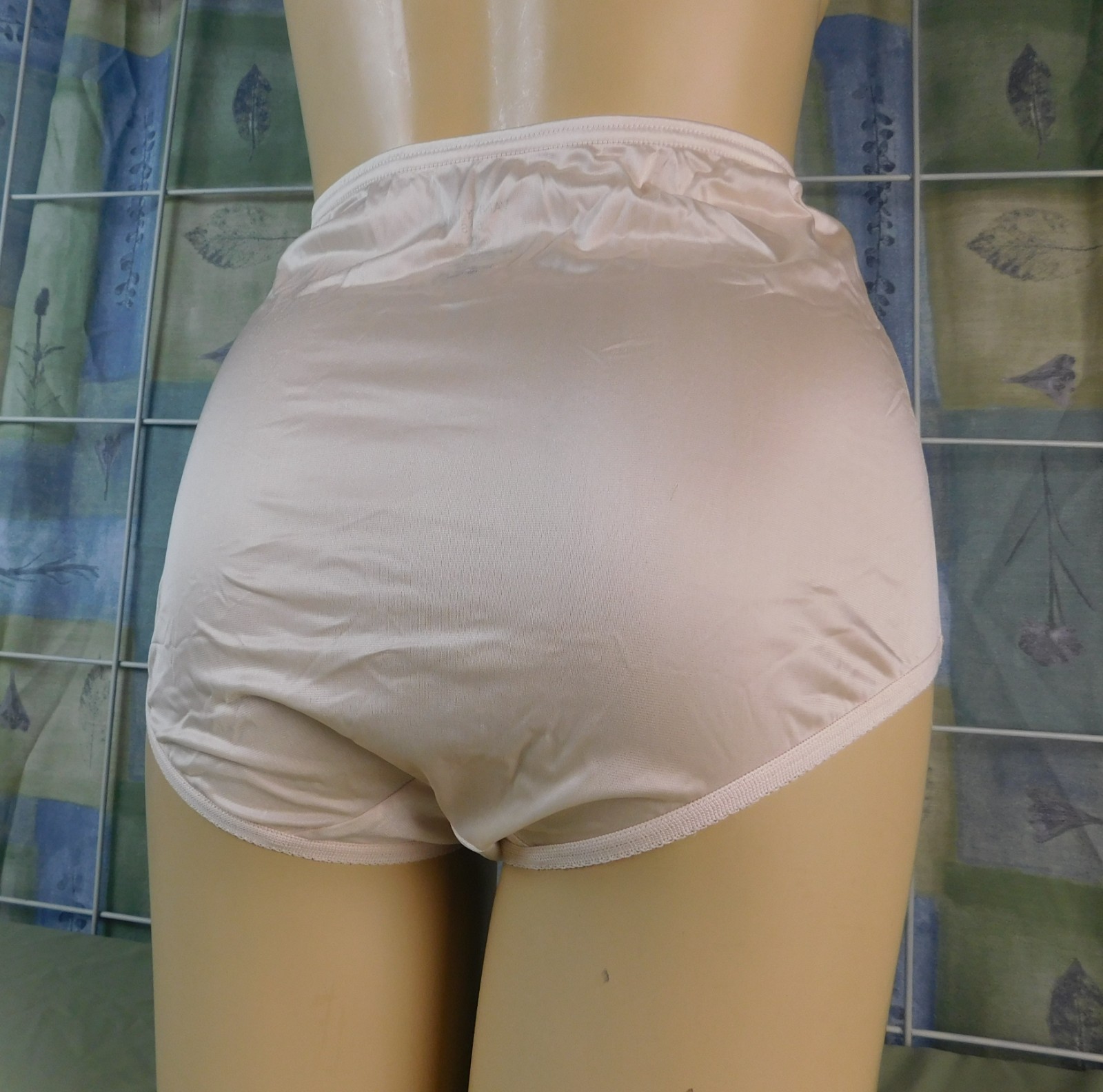 Women Small Vanity Fair 13001 Lace Nouveau Brief Nylon Full Coverage Panties