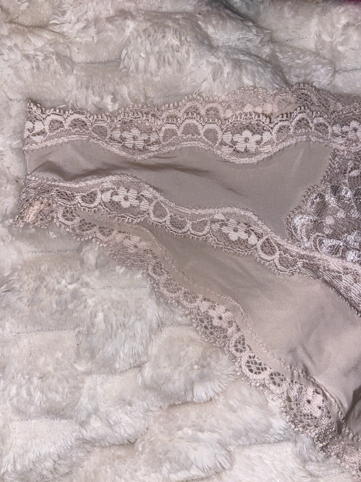 Victoria’s Secret Dream Angels Cheekini Panties L Beige Floral Lace Bow Stretch
