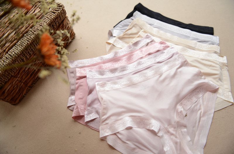 Pure Silk Underwear Women Middle-rise Boxer Shorts Knit Pants Waist Seamless A++