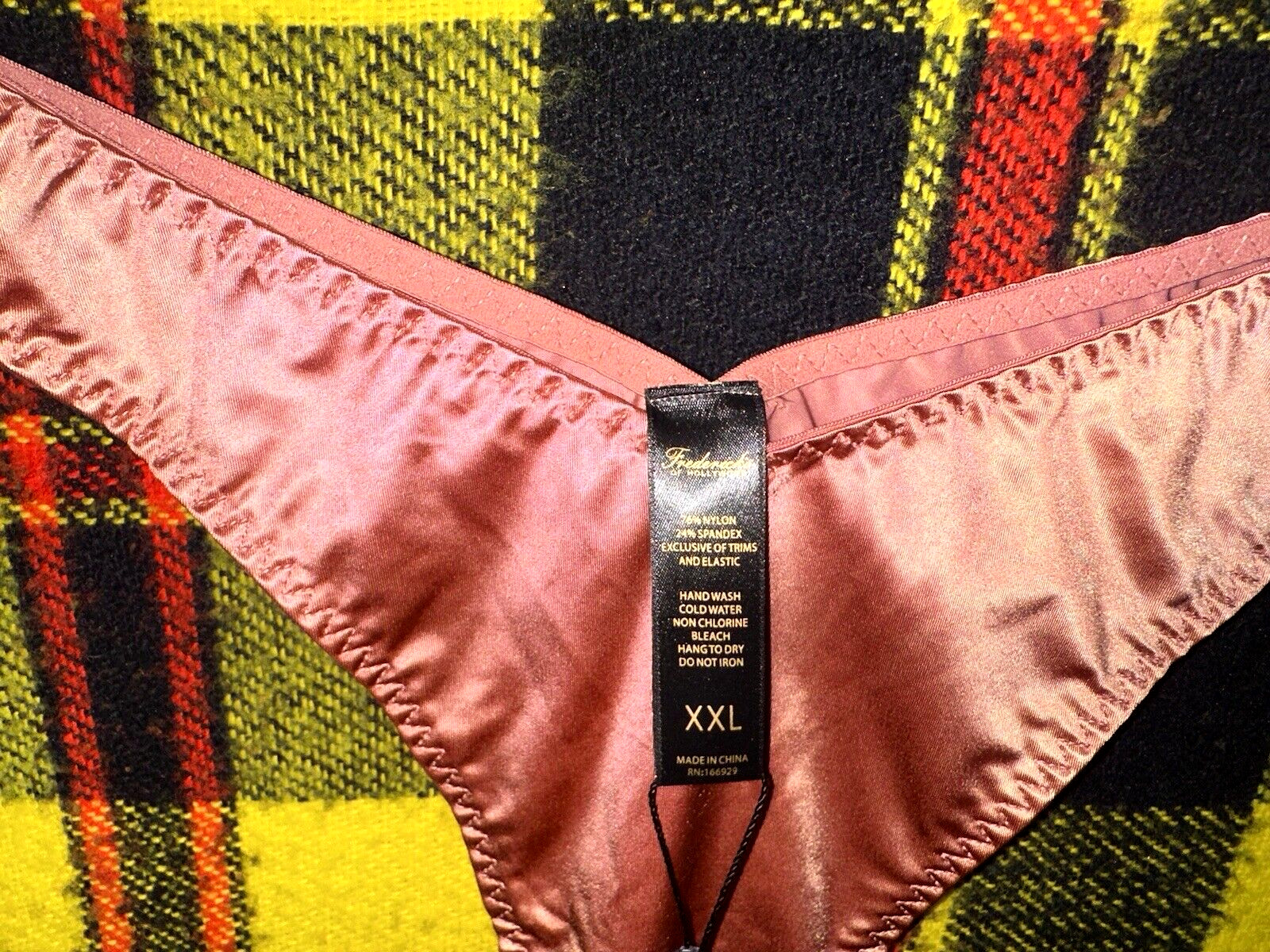 Frederick’s of Hollywood Thong Panties Size XXL Shiny Smooth Black Red Lot of 4