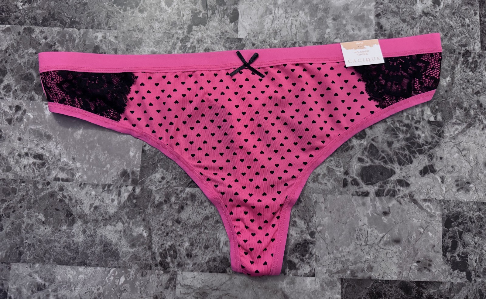 NWT CACIQUE LANE BRYANT 10/12 SMOOTH PINK BLACK HEART LACE NO SHOW THONG PANTIES