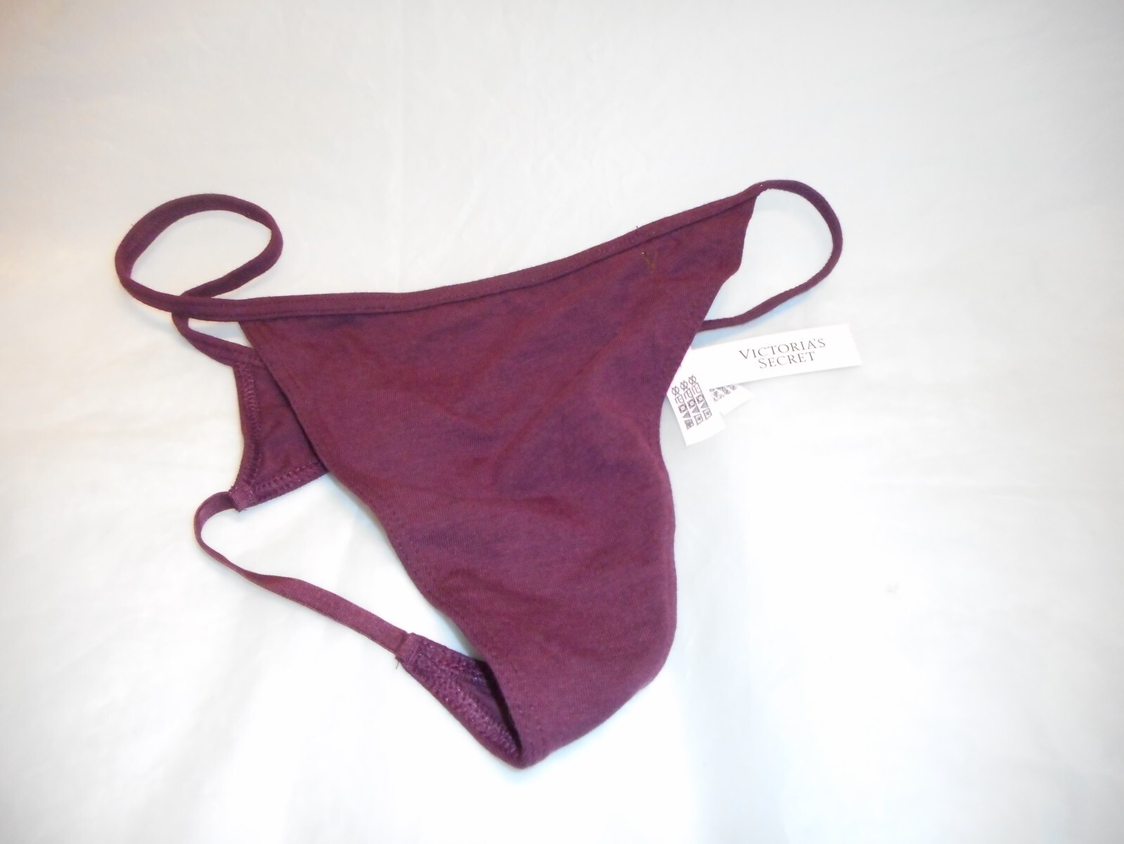 Victoria’s Secret Burgandy V String Panty LARGE