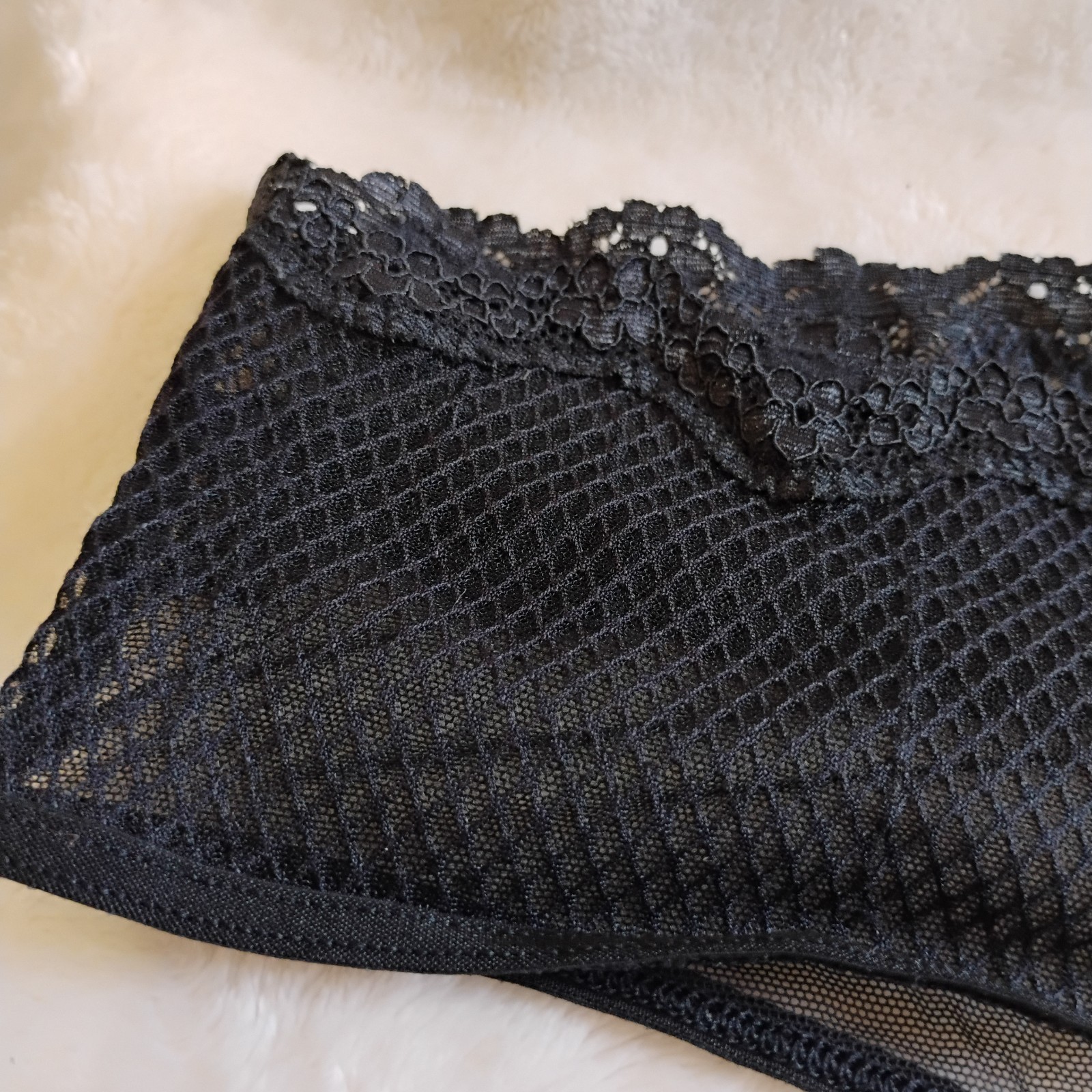 Victoria’s Secret Black Mesh Fishnet Cheeky Panty Size M 2015 Lace Ruffles